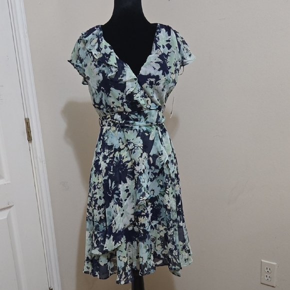 Danny & Nicole Dresses & Skirts - Danny And Nicole Floral Wrap Dress in Blue and Mint Sz 4 NWT $79.